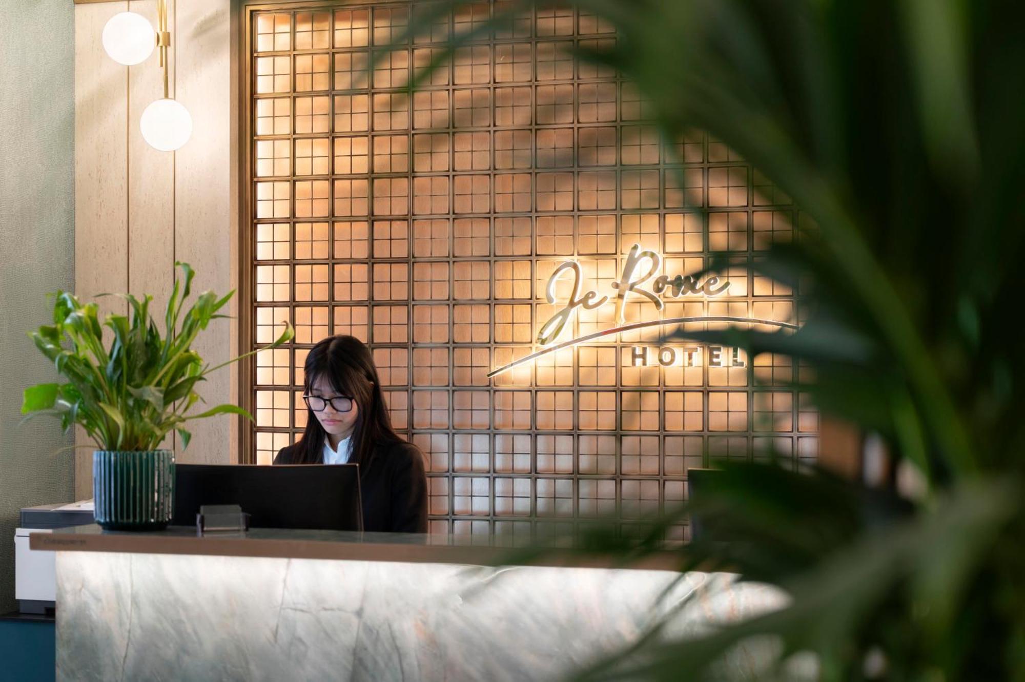Je Hotel 4*